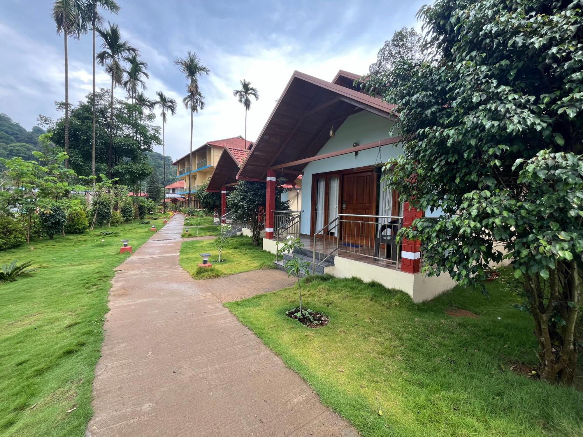 Hill Crest Resort - Coorg Madikeri Exterior foto